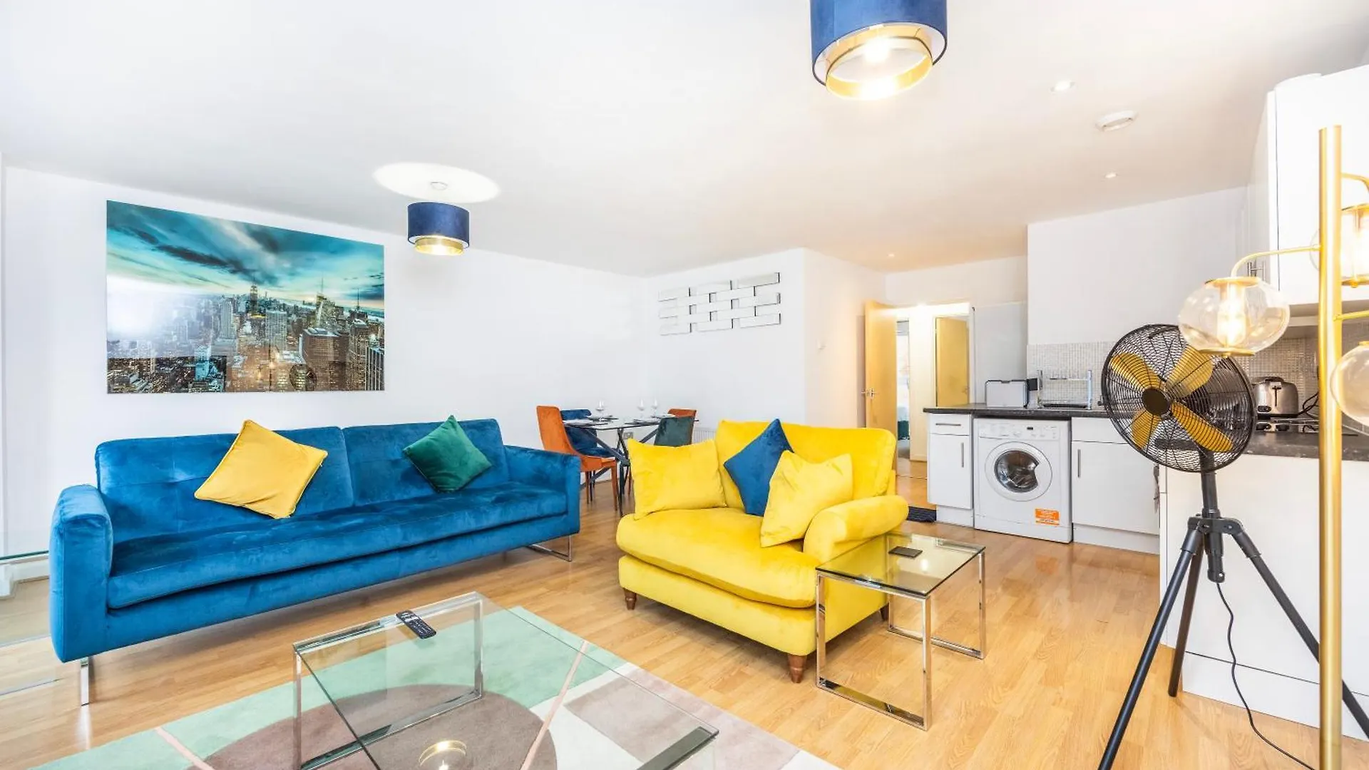 Garland Central City Apartment 3 London