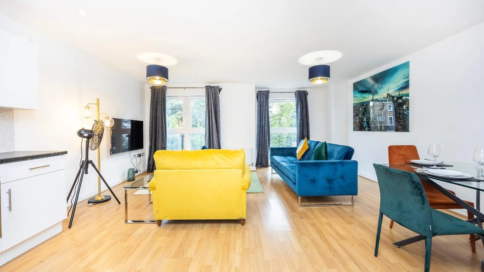 Garland Central City Apartment 3 London 0*,  United Kingdom