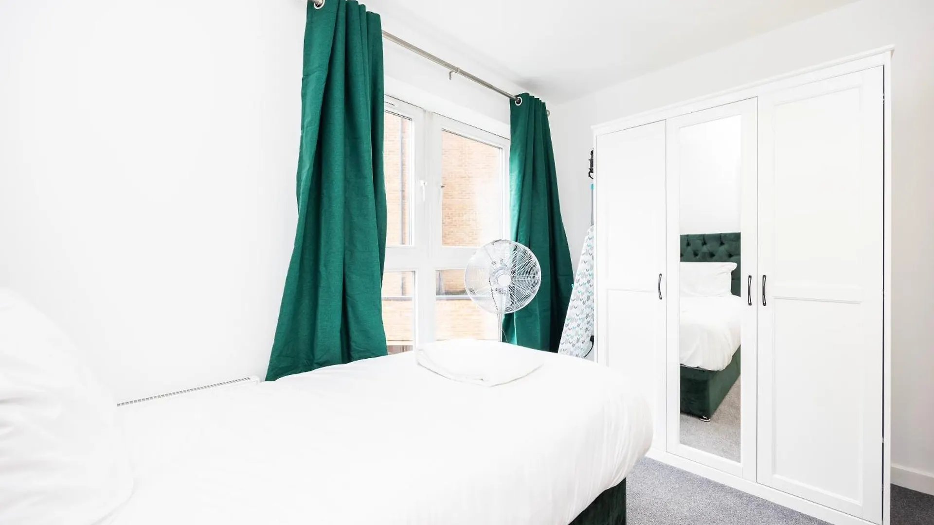 Garland Central City Apartment 3 London